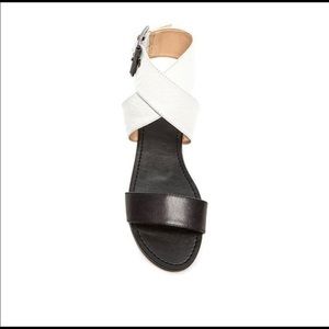 VINCE CAMUTO Maren Black & White Leather sandals